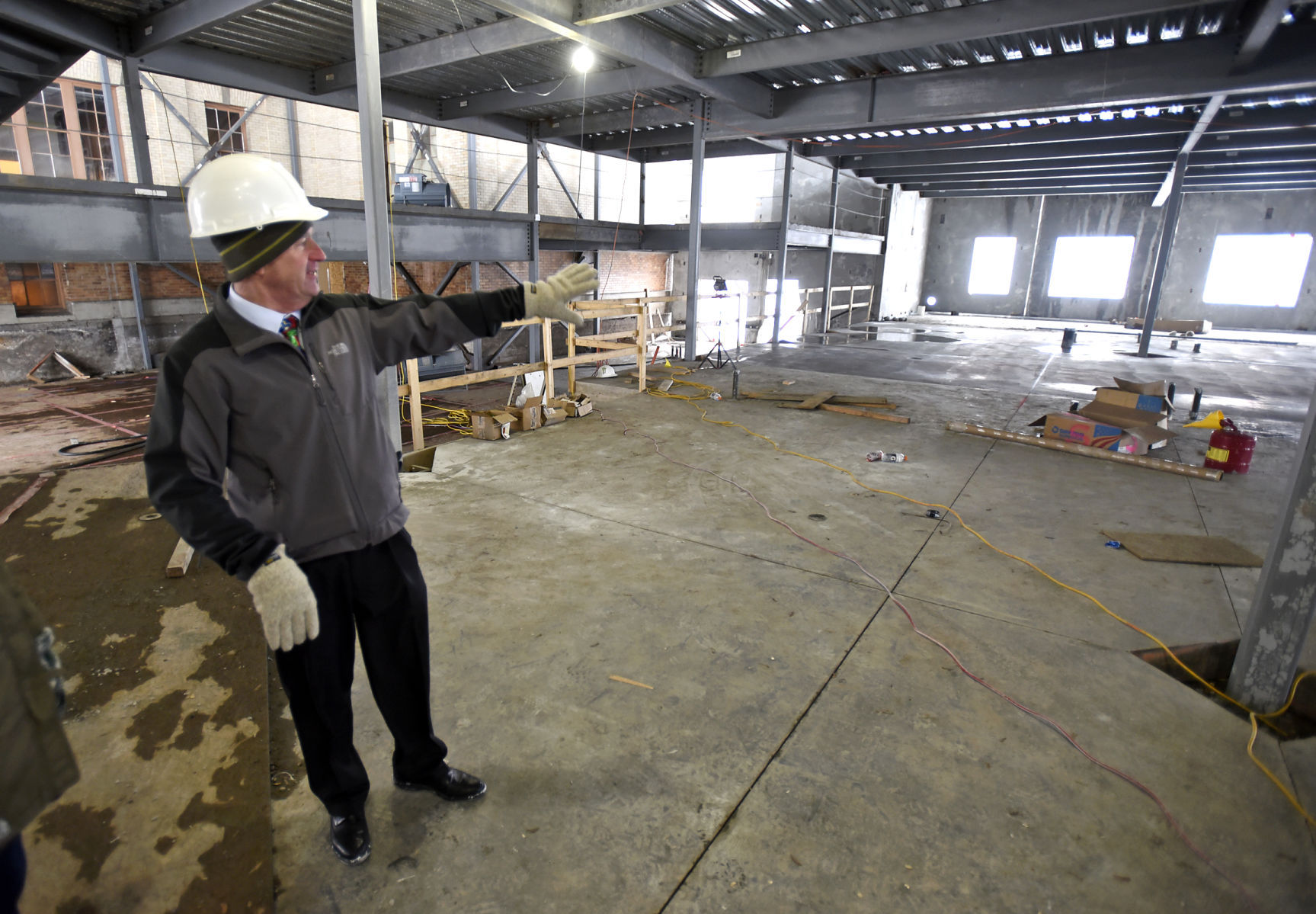 122016-mis-nws-mcps-construction-02